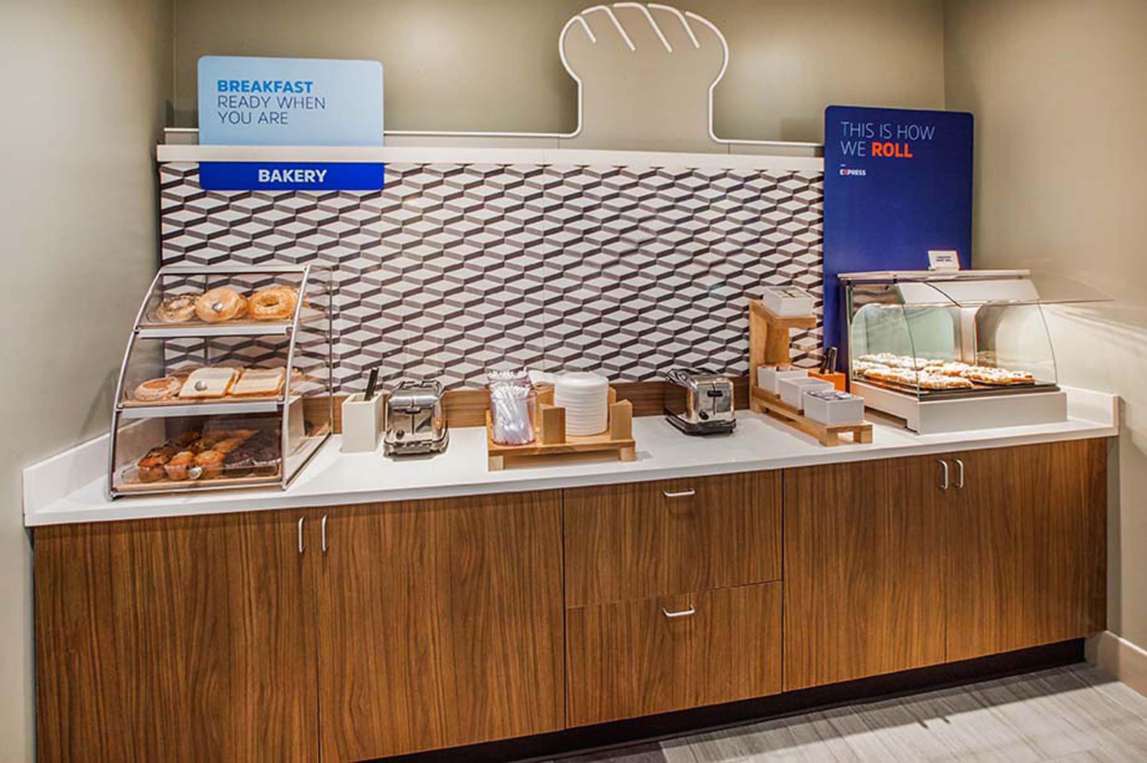 Holiday Inn Express Casper I-25 By Ihg Bagian luar foto